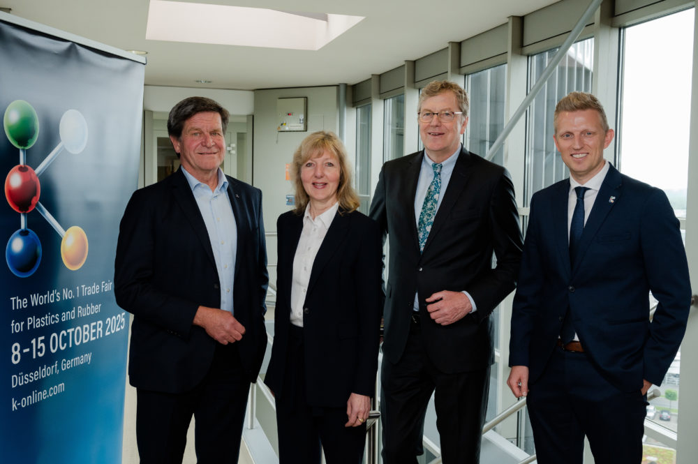 Björn Köhler Neuheiten 2025 Gmbh Spring 2025 “resistance Through Rituals”: A Bold, Fashionable Call … Björn Köhler Neuheiten 2025 Gmbh Spring 2025 “resistance Through Rituals”: A Bold, Fashionable Call …